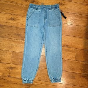 No Boundaries light wash denim joggers sz S (3-5)